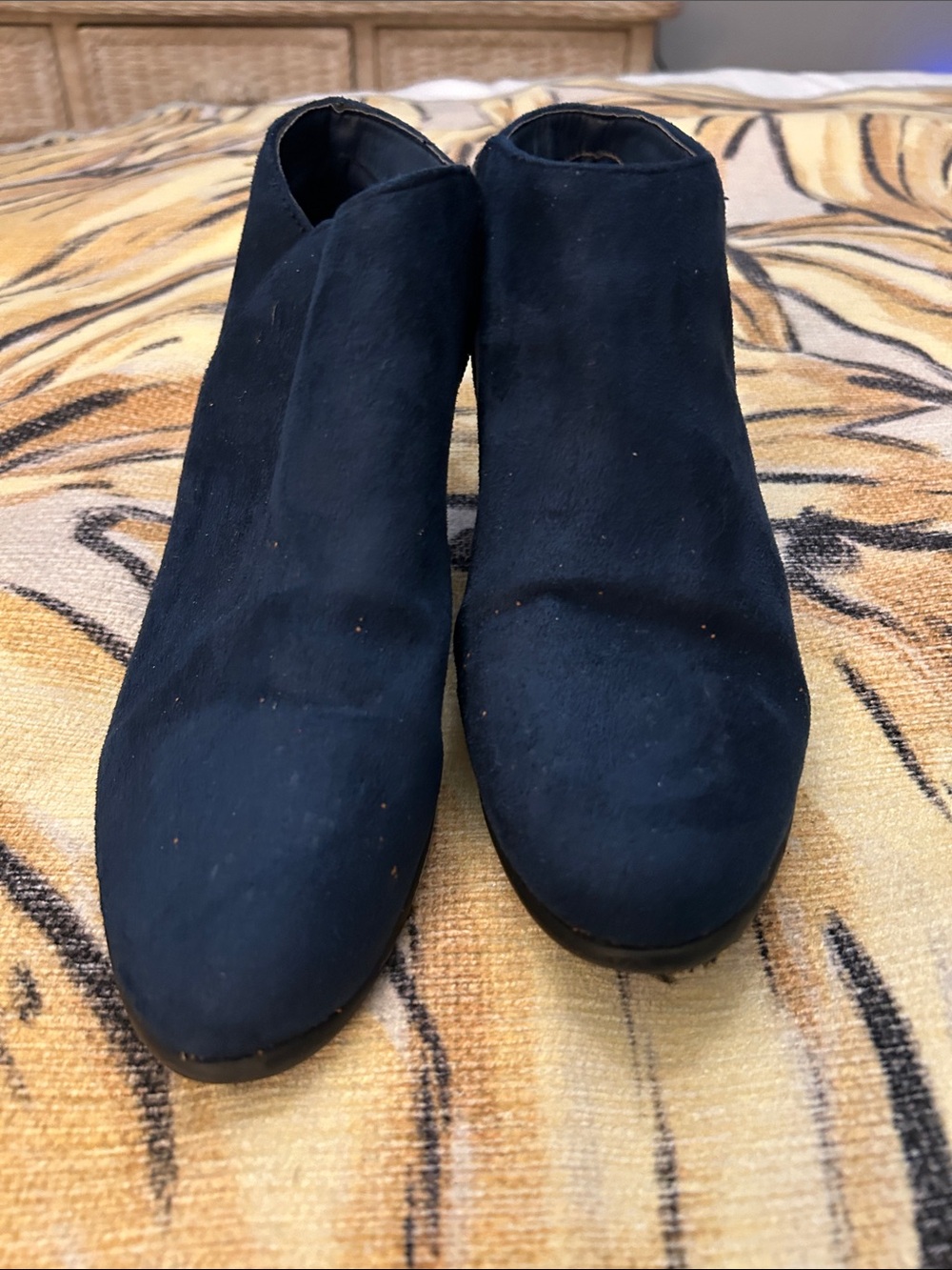 Women's navy Suede Ankle Booties